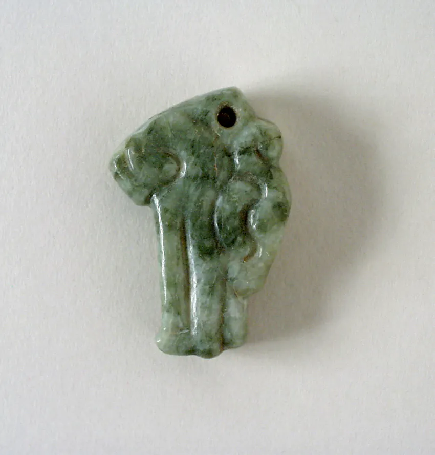 jade symbolism - Mayan pendant