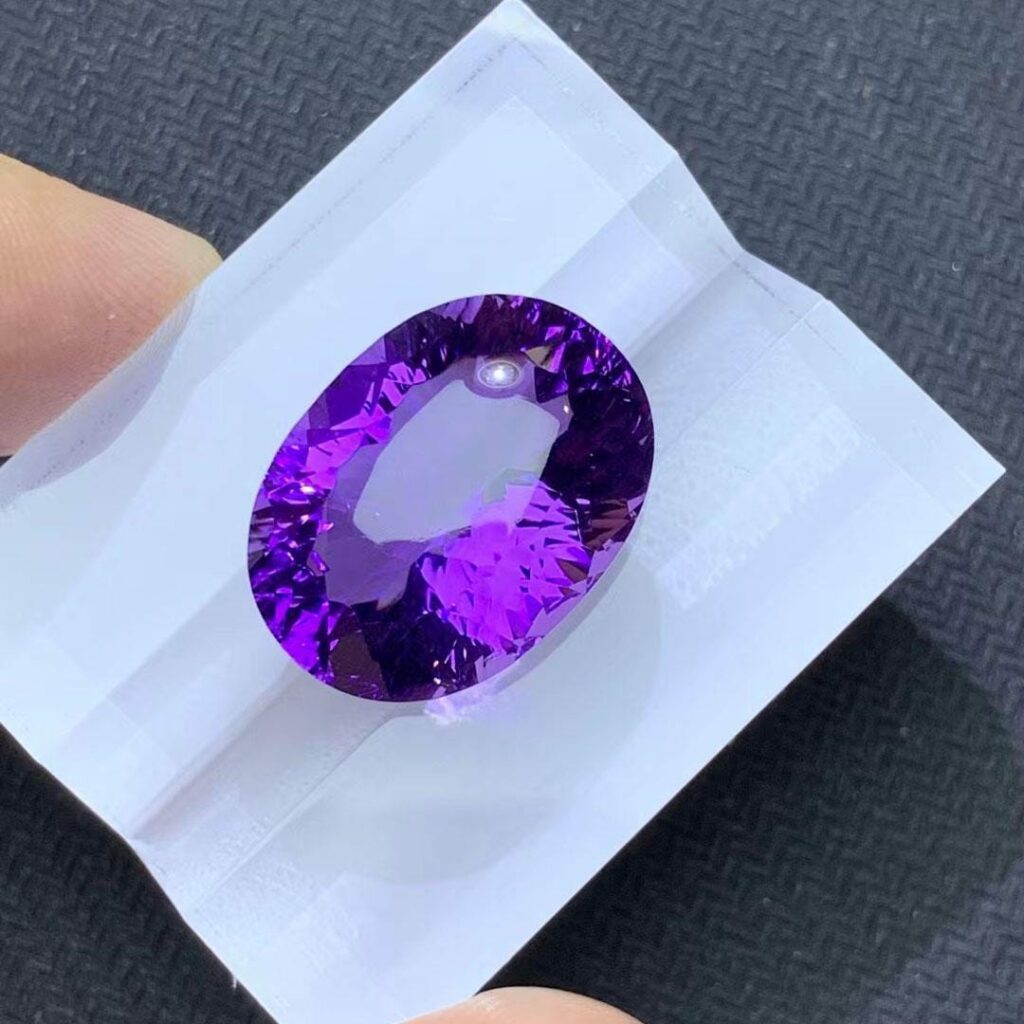 amethyst - selling gems to jewelers