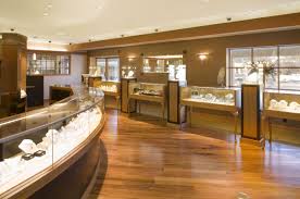 Jewelry Store Gemologist - gemology career options