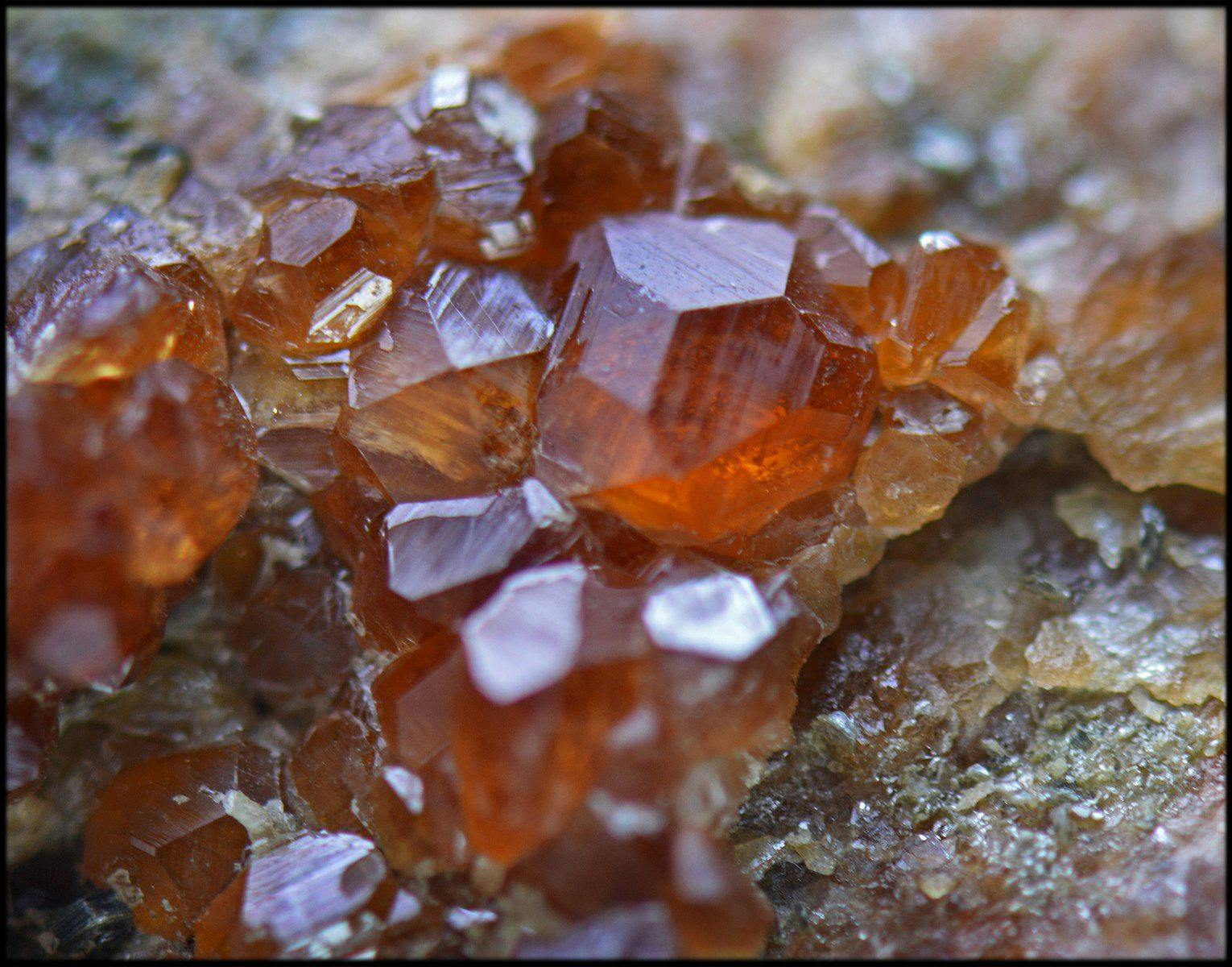 hessonite crystals - Italy