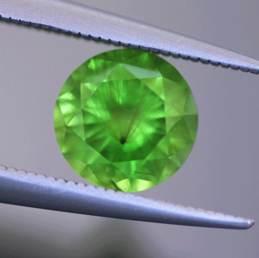 round brilliant-cut demantoid andradite garnet - Russia