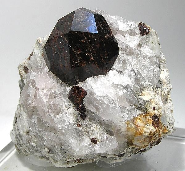 almandine-spessartine garnet - Madagascar