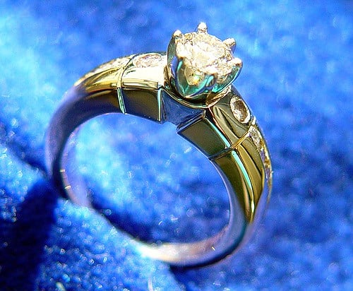 gold, platinum, and diamond ring - diamond grade categories