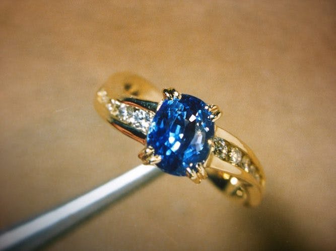 Ceylon sapphire ring