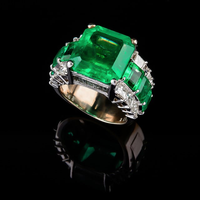 emerald ring