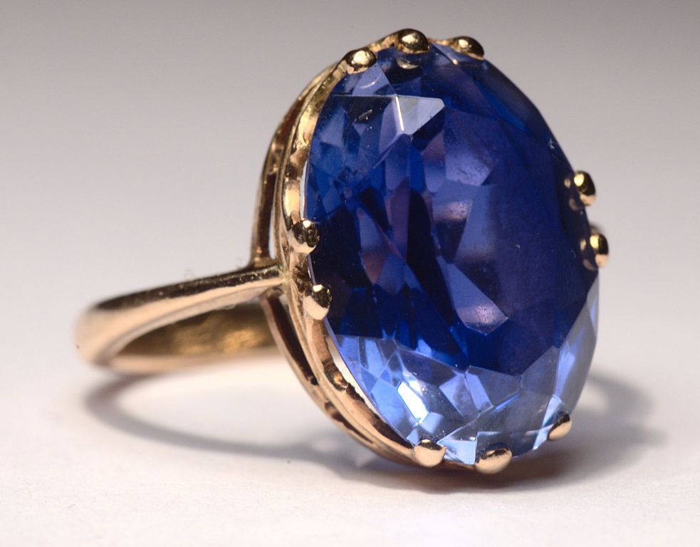 how to clean your gemstone jewelry - sapphire ring