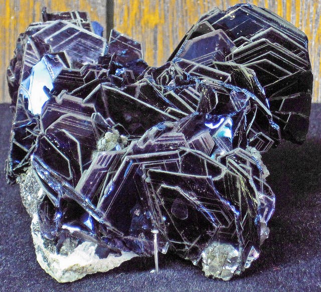 covellite mineral sample