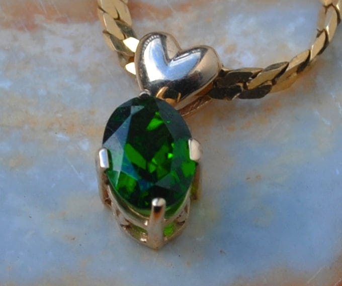synthetic emerald jewelry