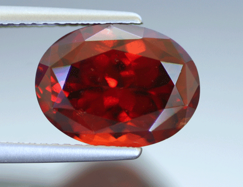 oval-cut hessonite - Sri Lanka