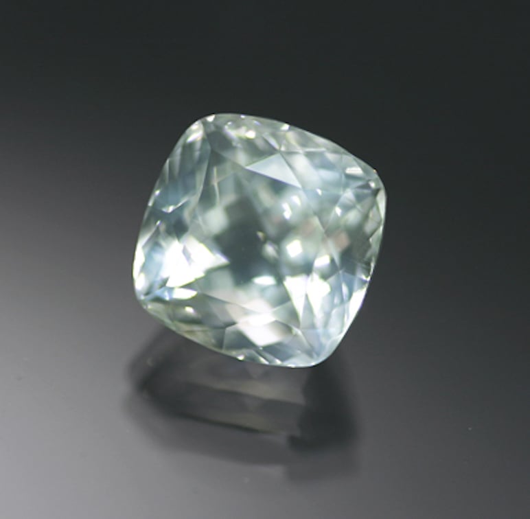 square-cut moonstone 3 - Austria