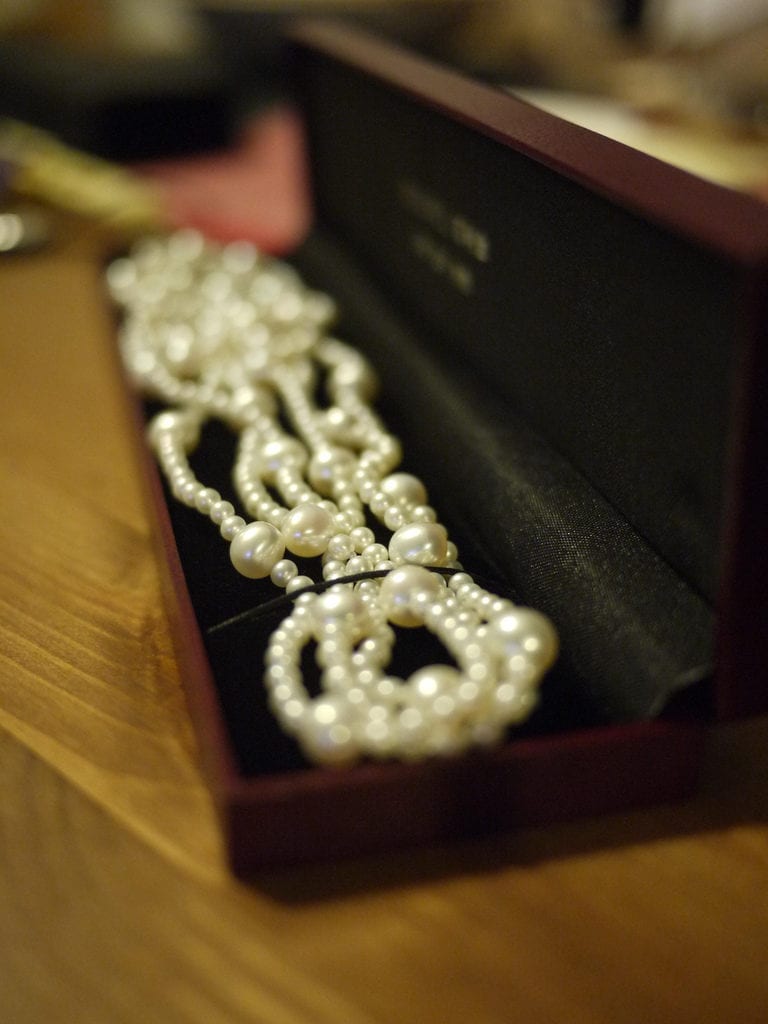 pearl necklace gift