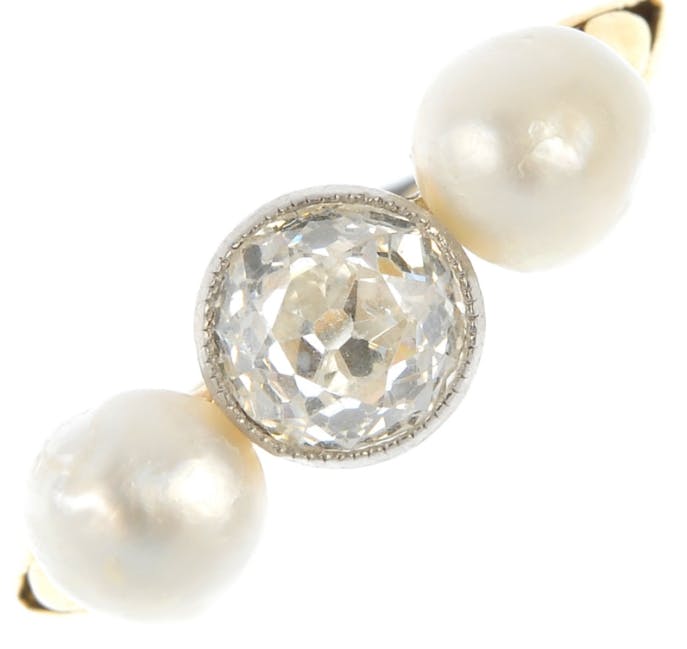 Diamond ring and saltwater pearls 1