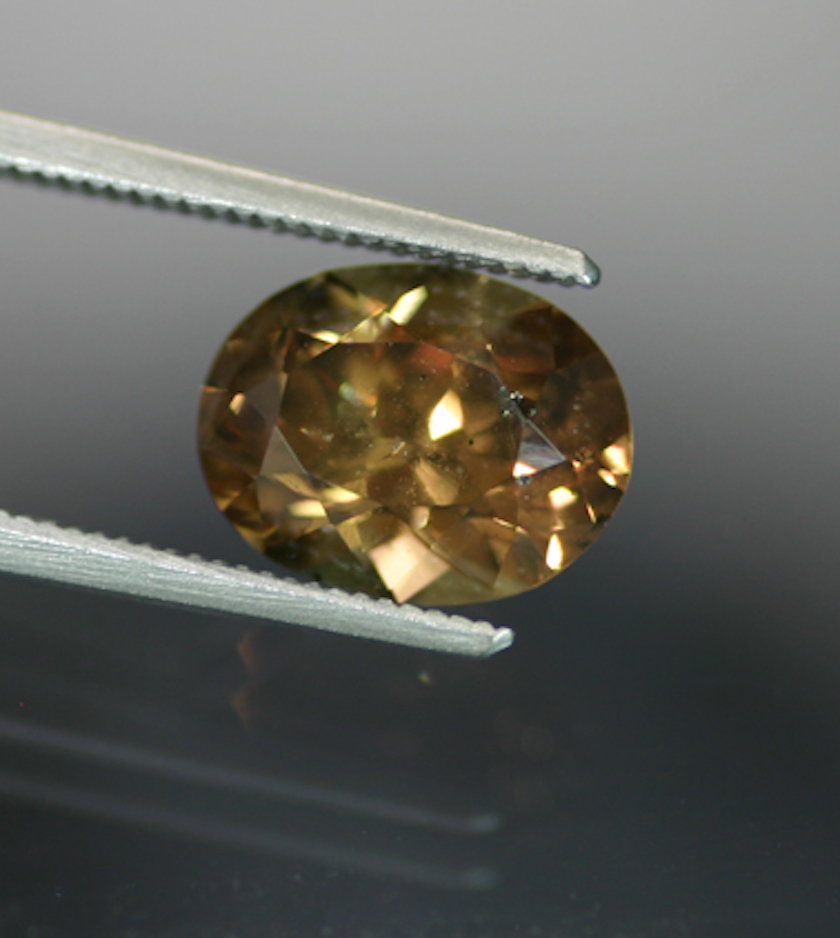 color change garnet - sunlight