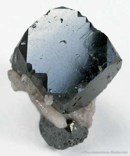 equant bixbyite