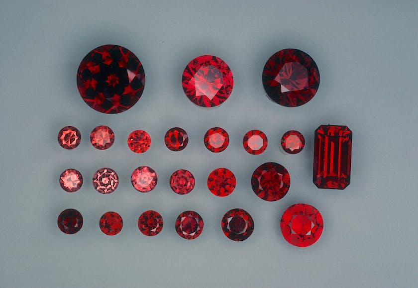 garnets - gemstone density