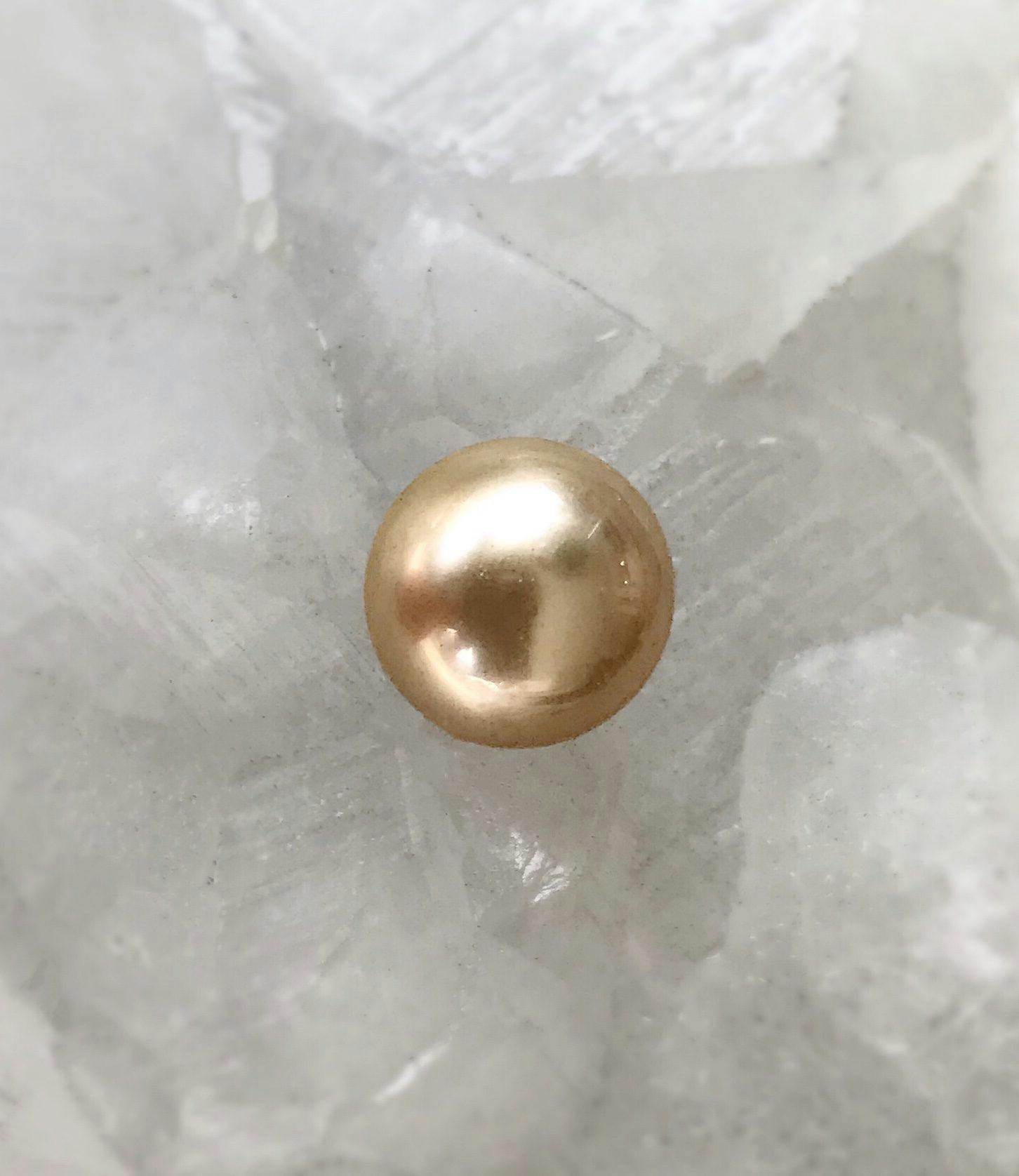 Golden South Sea pearl - pearl symbolism