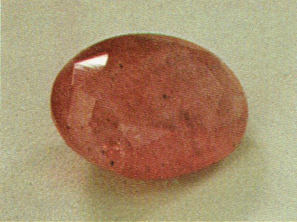 tugtupite - cabochon
