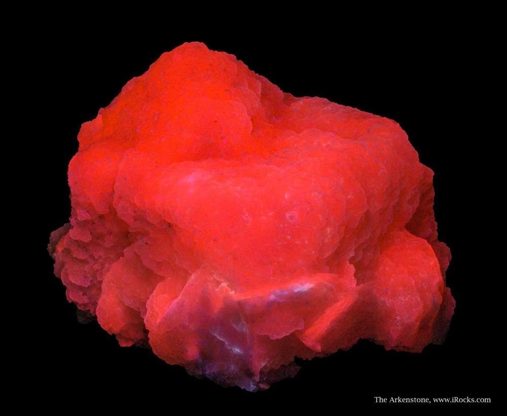 manganoan calcite, UV light - gemstone luminescence