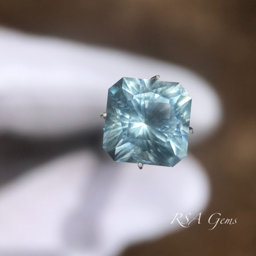 square-cut aquamarine - Brazil