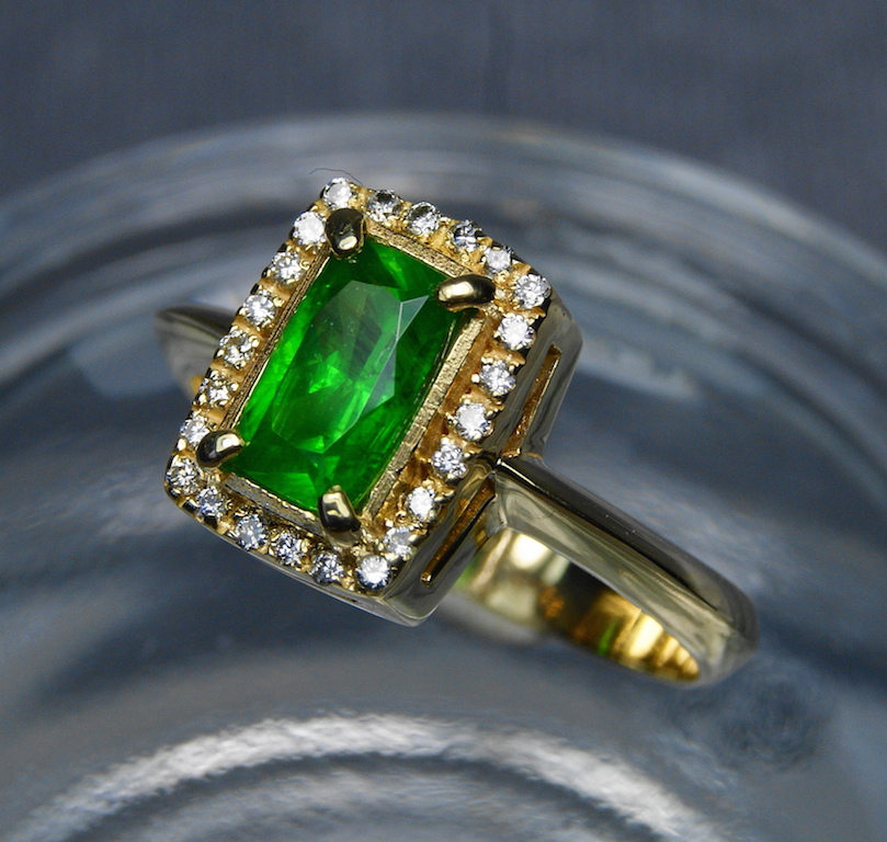 garnet buying - demantoid ring