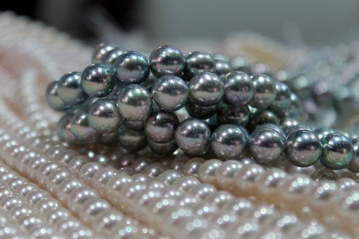pearl buying - White and blue Akoya pearls