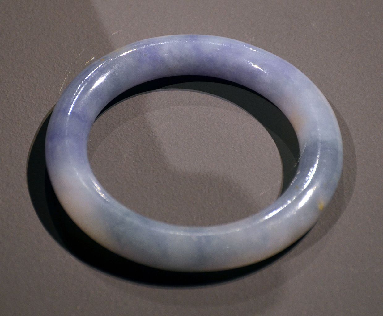 jade buying - lavender jadeite bangle