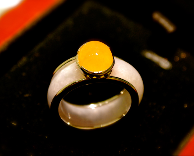 jade buying - yellow and white jade ring