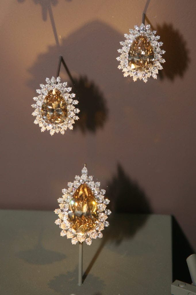 fancy gem cuts - pear-cut Thompson diamonds