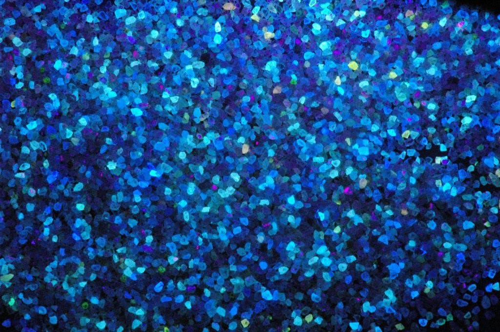 diamond color - blue fluorescence