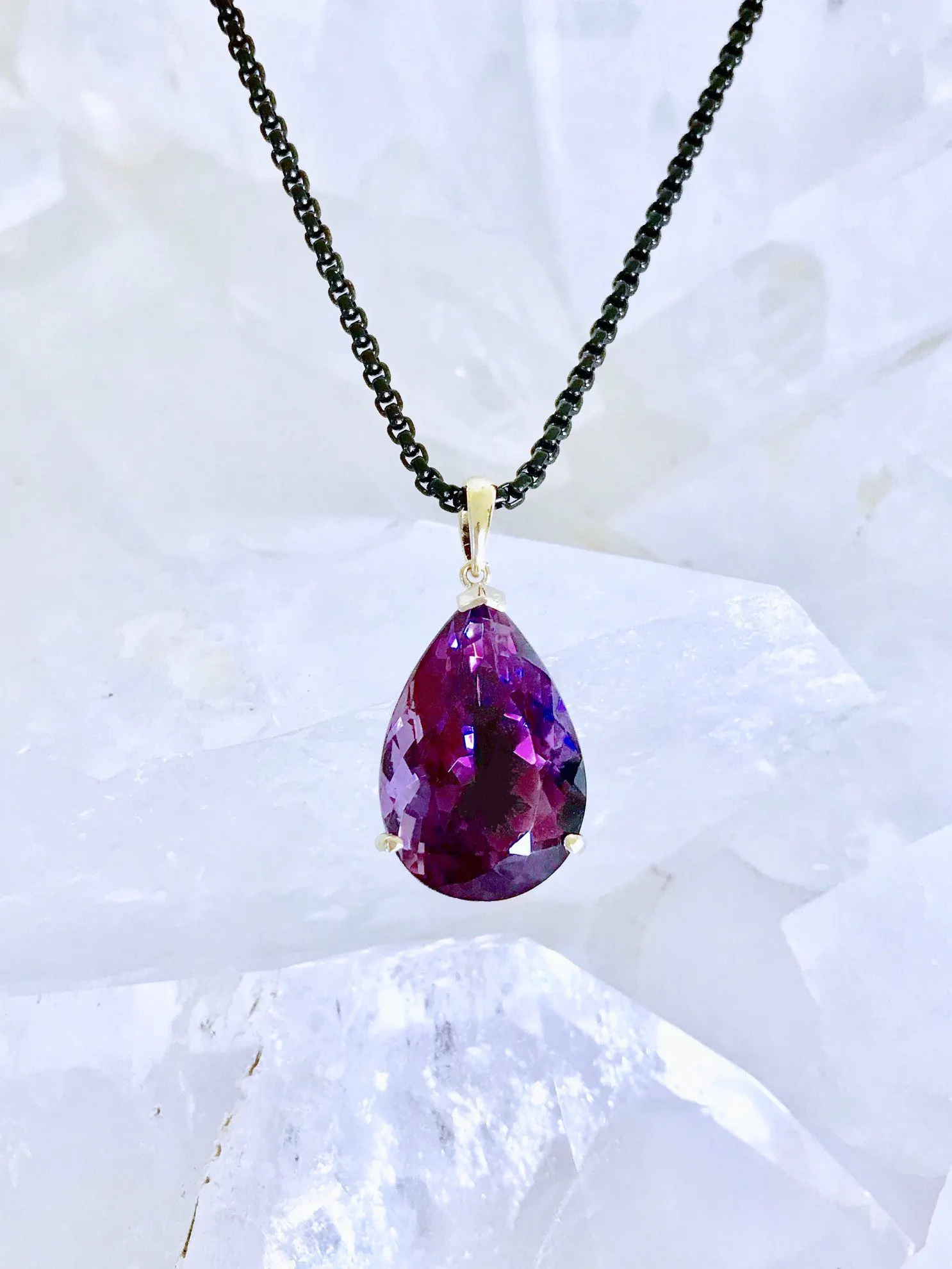 gem trends - amethyst necklace