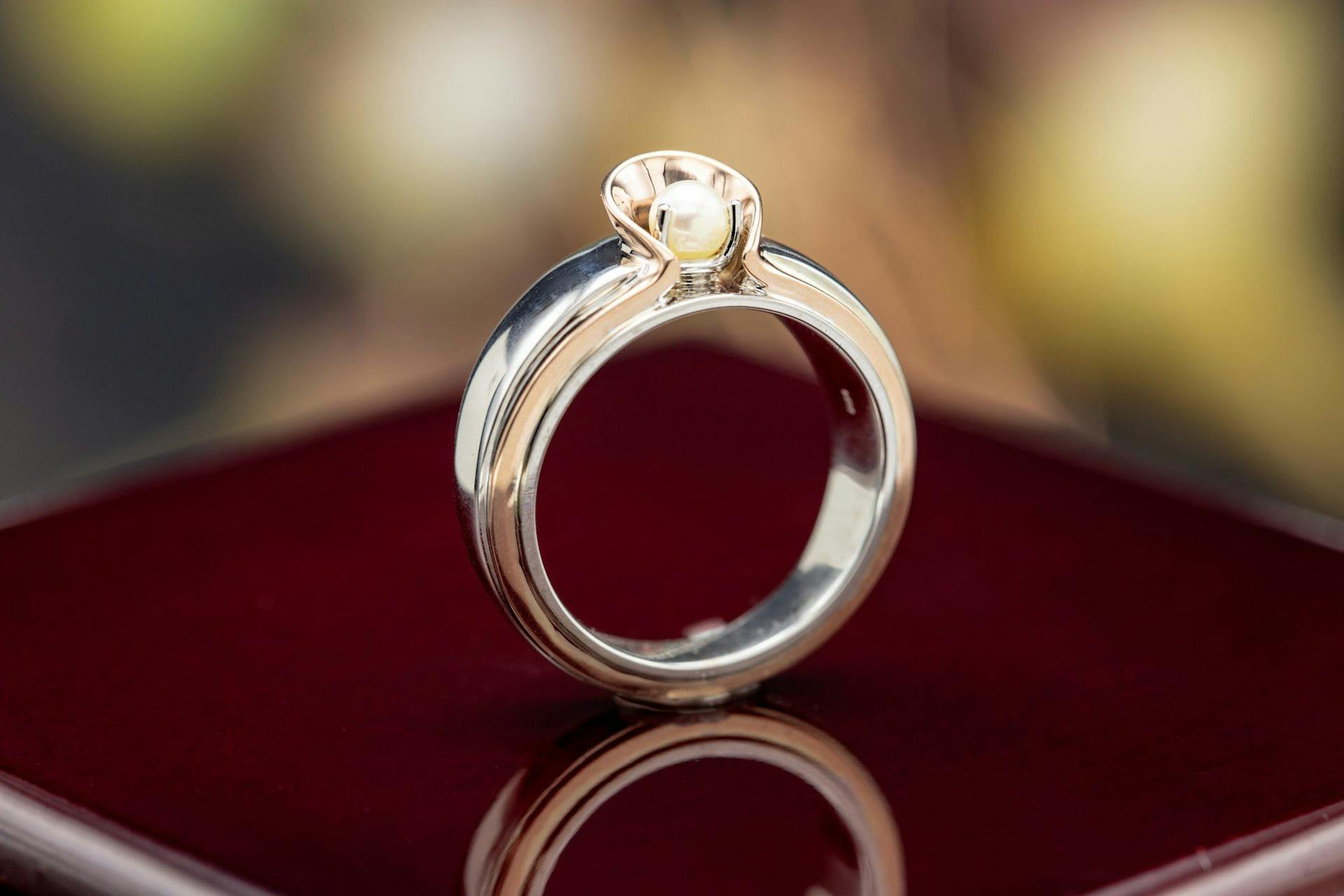 Choosing Pearl Engagement Ring Stones