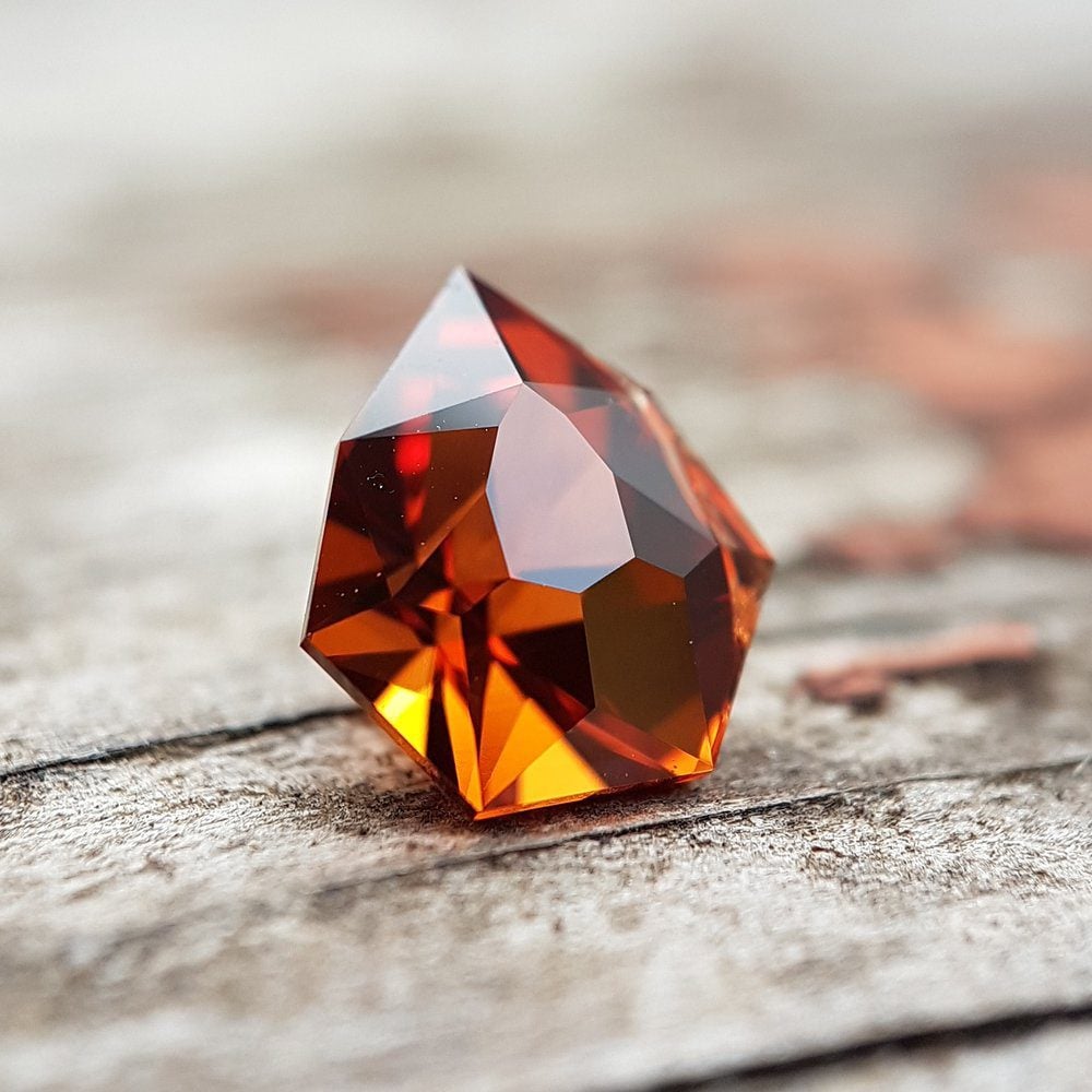 malaya garnet buying guide - honey cinnamon malaya