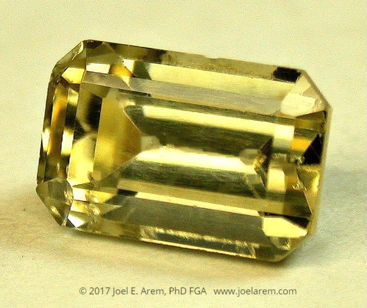 faceted scheelite, 4.17 carats