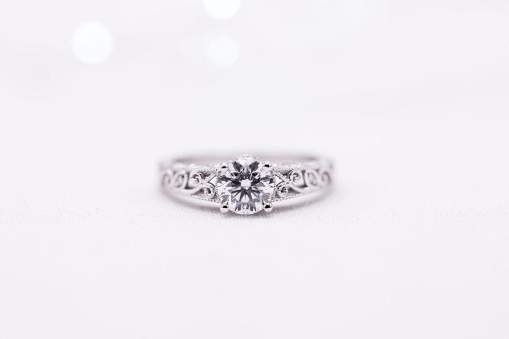 buying a one-carat diamond ring - 0.9ct lab-made round diamond