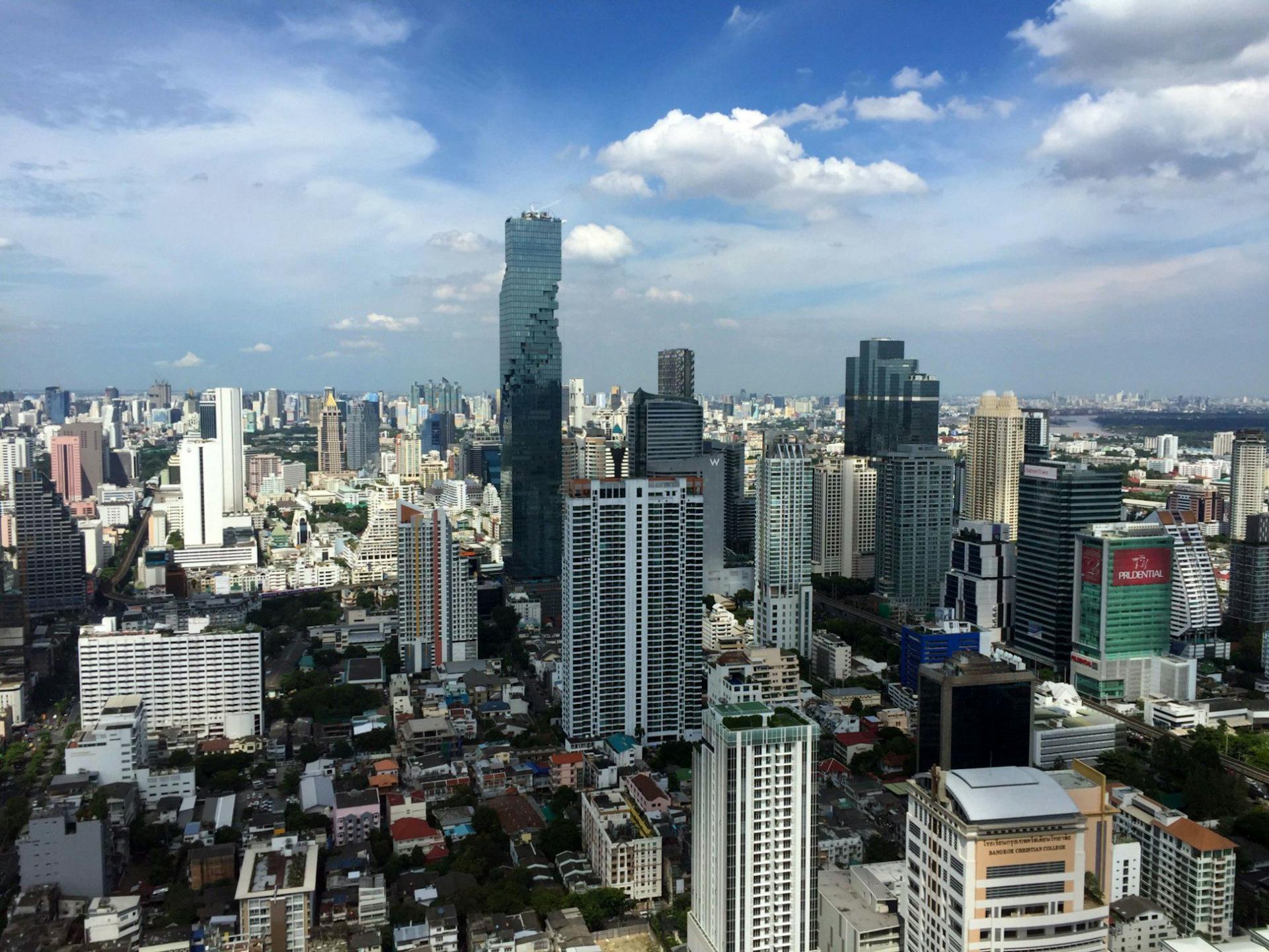Bangkok: City of Gemology Schools