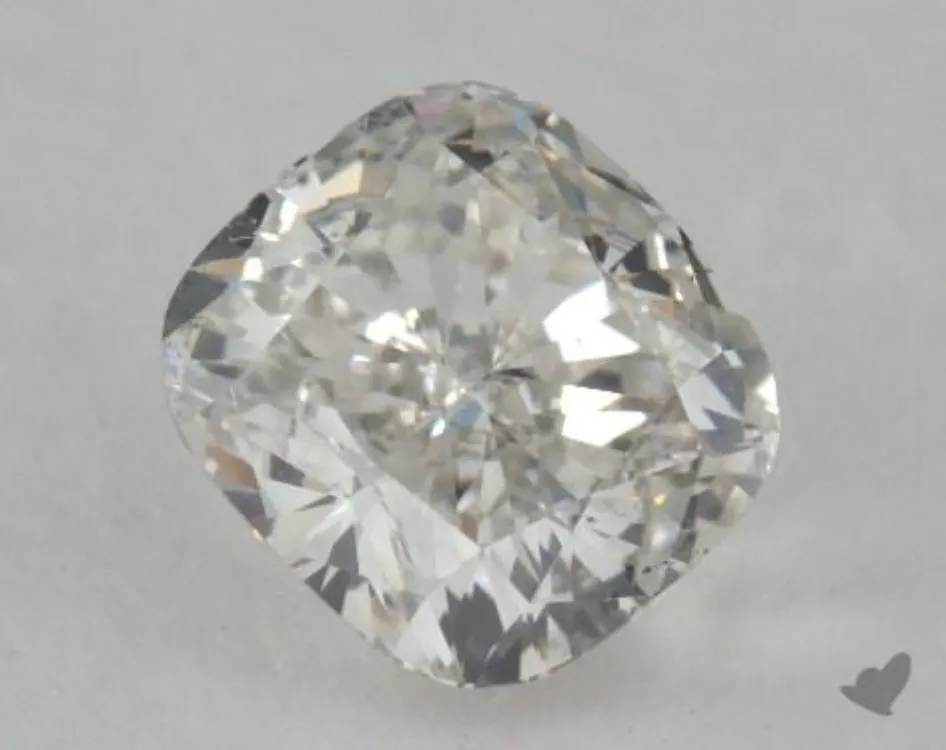 cushion-cut diamonds - L/W 1.07