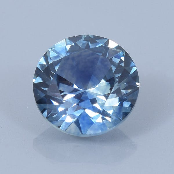 Finished version of Round Brilliant Cut Sapphire
