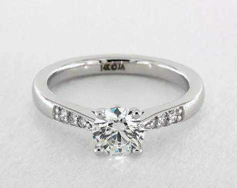0.70ct tapered pave engagement ring - what carat diamond should I choose