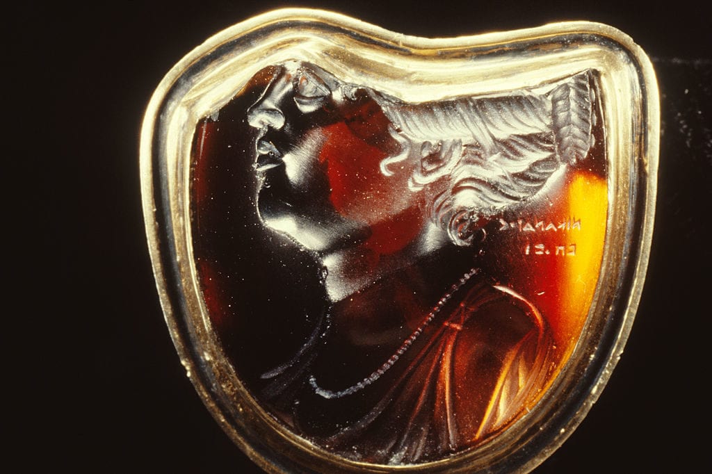 garnet intaglio, Hellenistic Egypt - garnet symbolism and legends