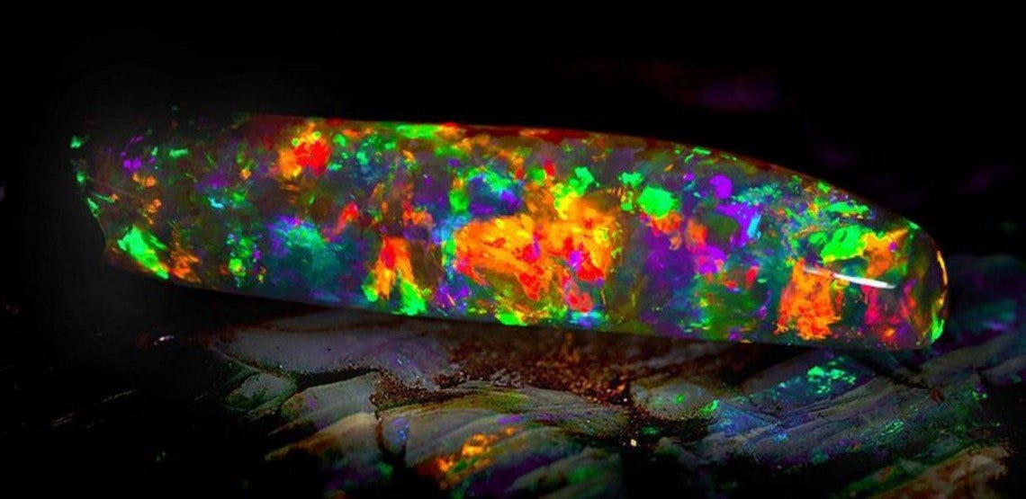 virgin rainbow - famous opals