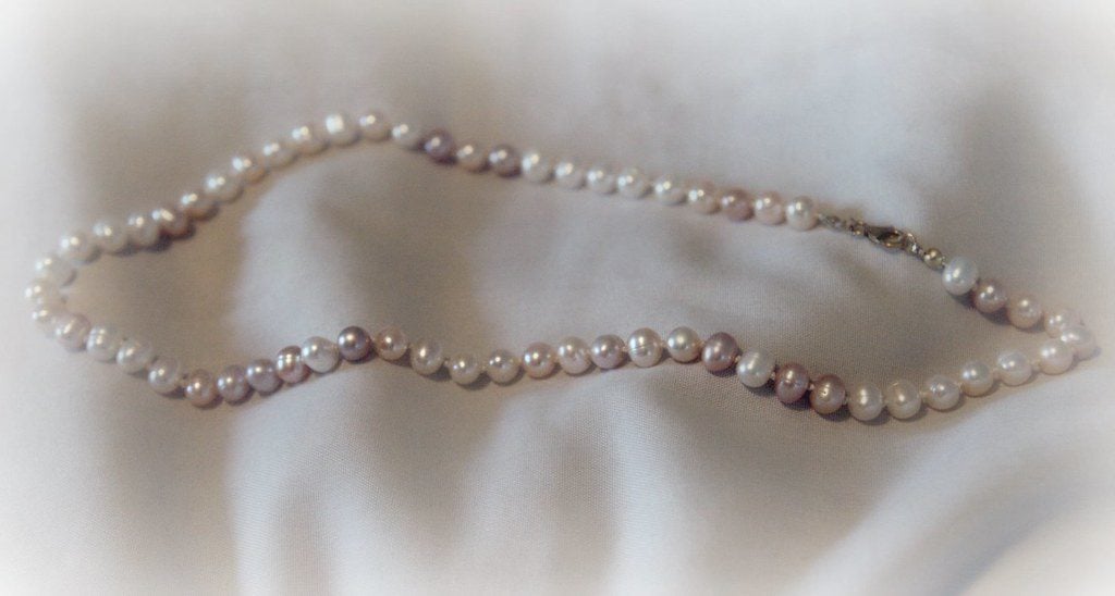 different colors - appraising pearls