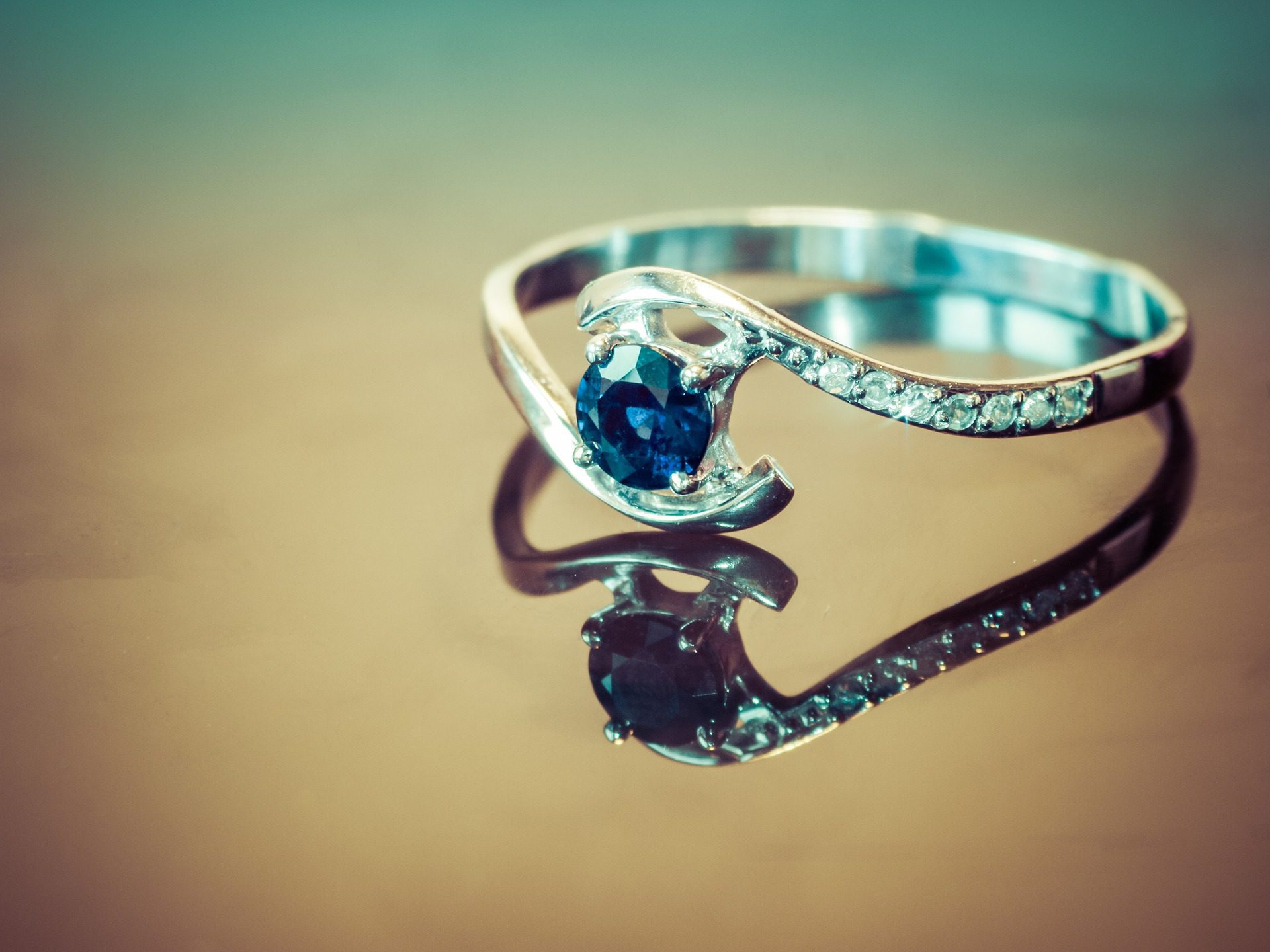 greenish blue sapphire