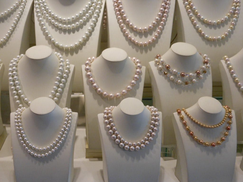 large pearls on display - appraising pearls
