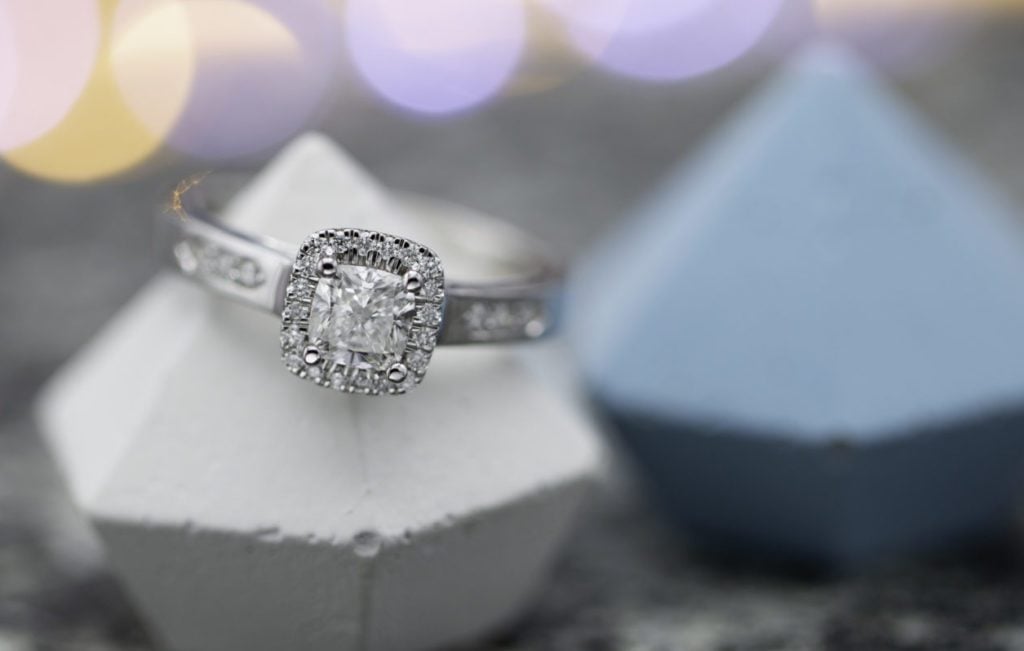G color cushion cut diamond