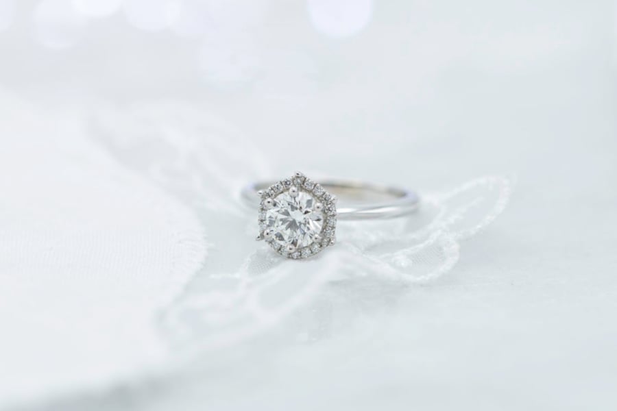 si1 clarity diamond engagement ring