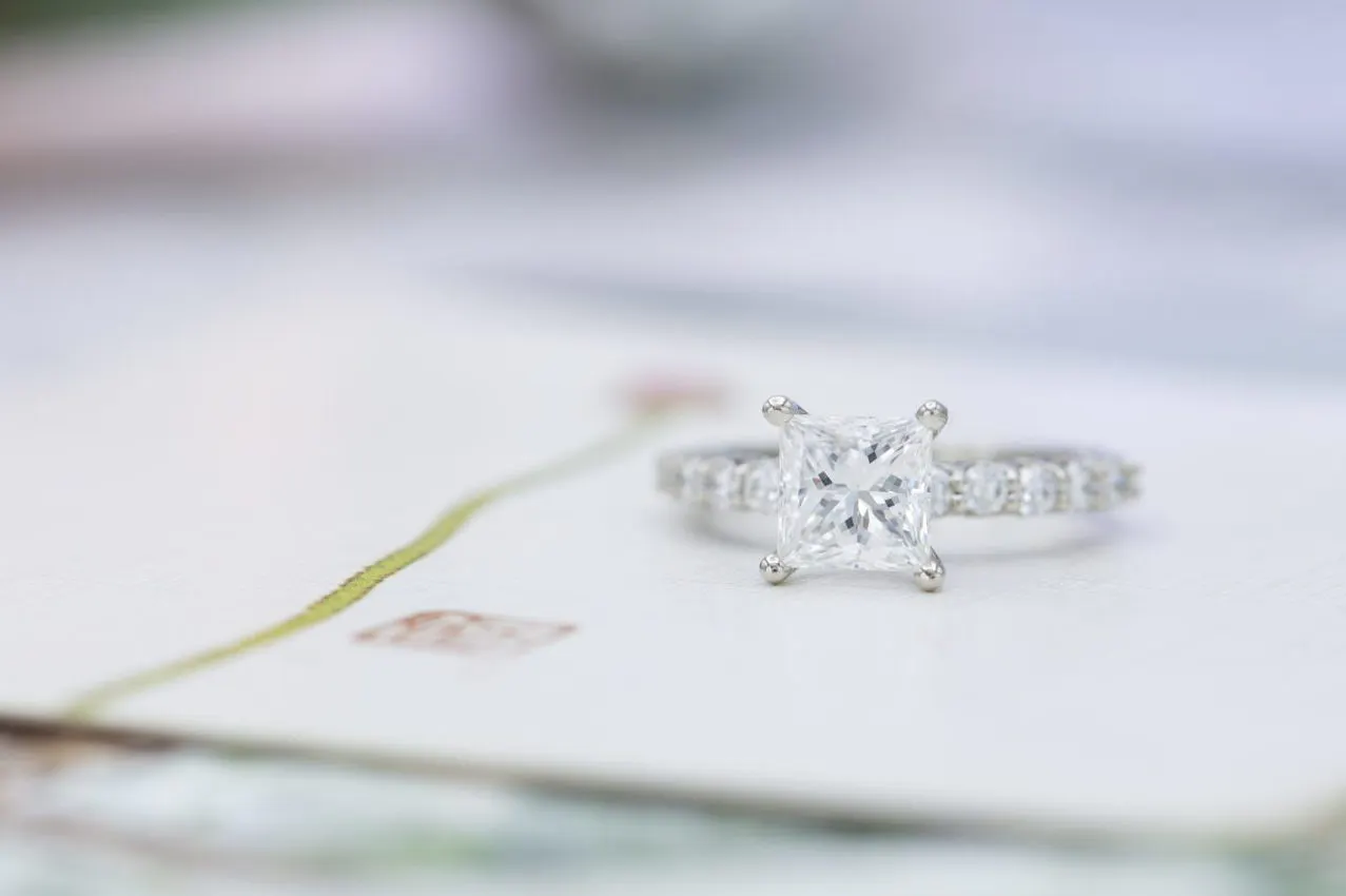 princess-cut engagement ring - what to know before buying a diamond