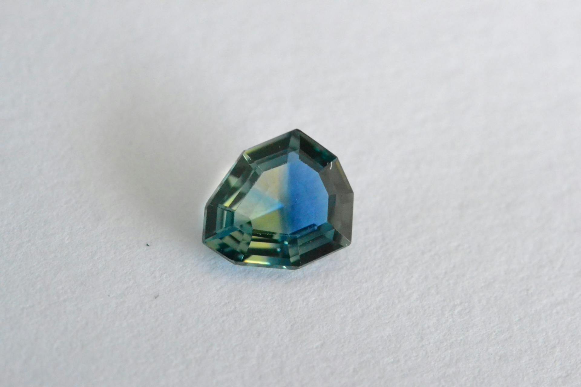 Parti Sapphires: the Colored Gemstones for 2021