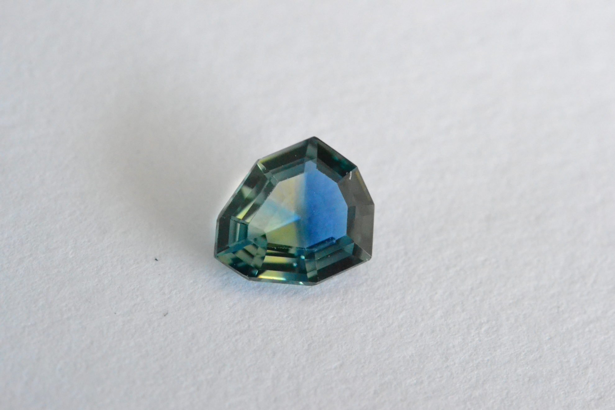 Parti Sapphires: the Colored Gemstones for 2021