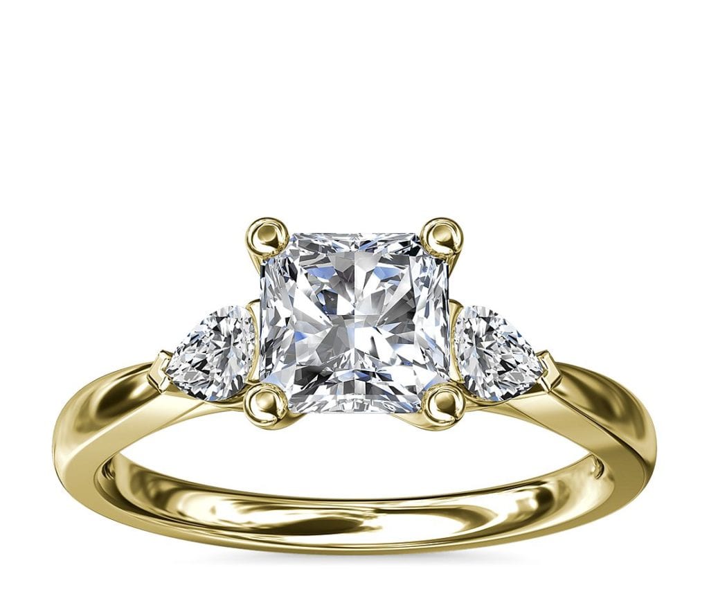 Pear Sidestone Diamond Engagement Ring in 14k Yellow Gold (1/4 ct. tw.)