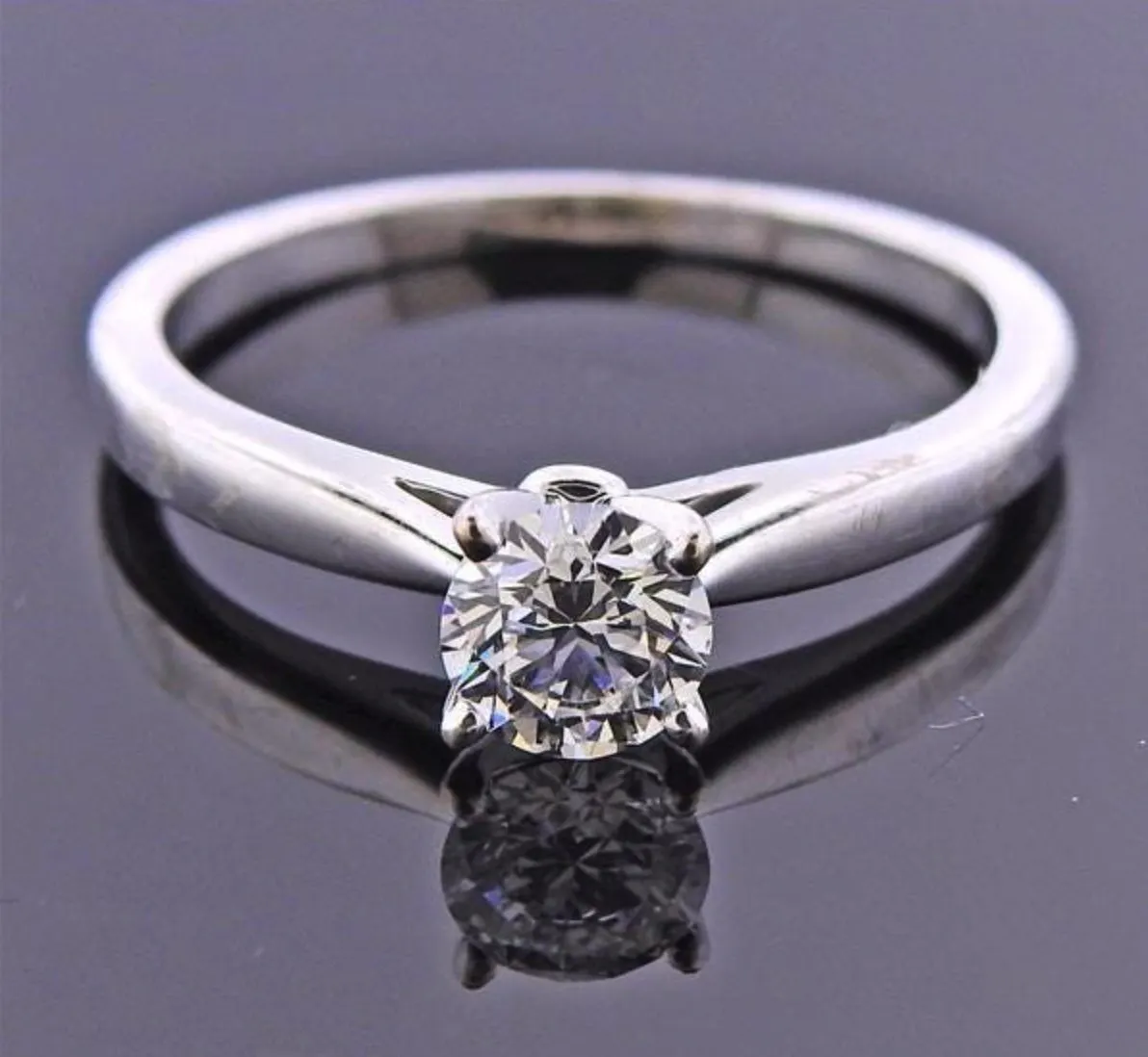 grading lab-grown diamonds - engagement ring